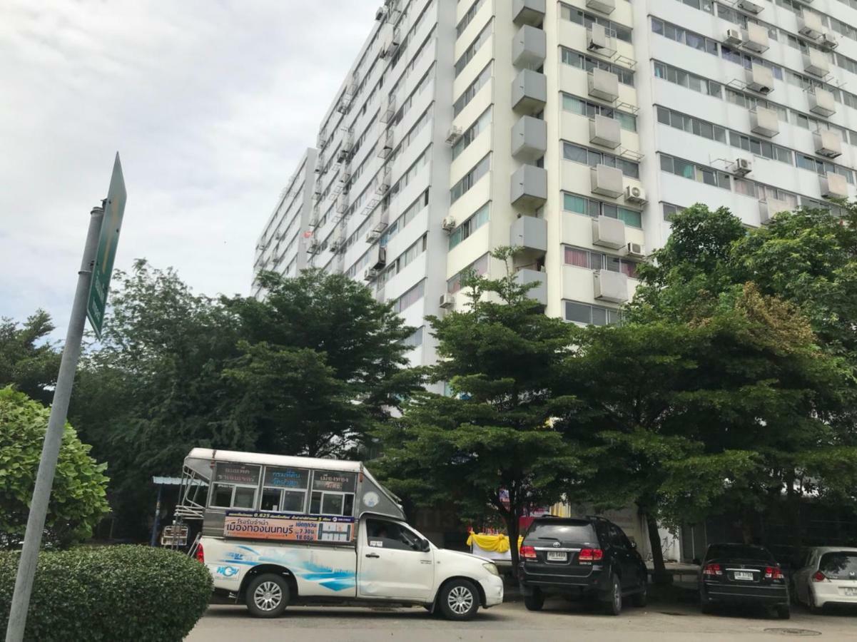 T11 Popula Condo By Prathomlerk Pak Kret Buitenkant foto